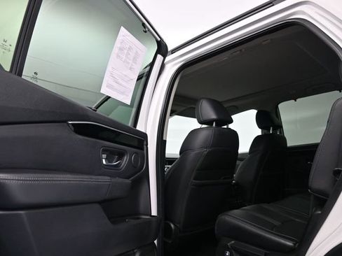 Certified 2023 Honda Pilot Touring image 13