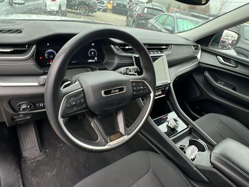 Used 2023 Jeep Grand Cherokee L Laredo image 26