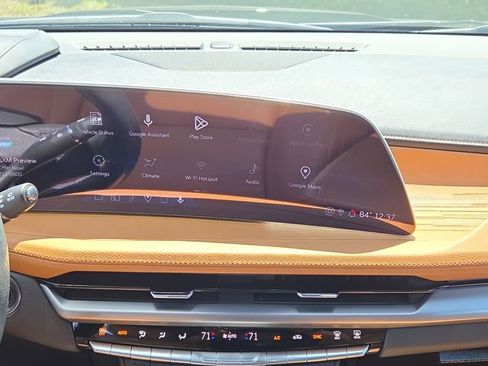 Used 2024 Cadillac XT4 Sport FWD image 28