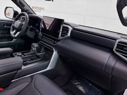 Used 2025 Toyota Sequoia Platinum image 31