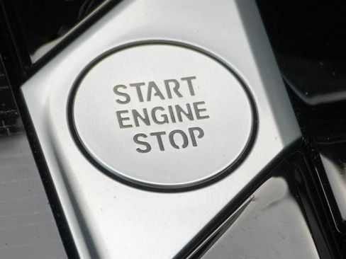 Certified 2025 BMW X6 xDrive40i w/ Climate Comfort Package image 26