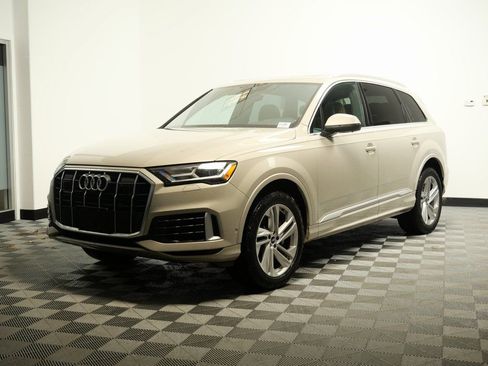 Used 2022 Audi Q7 3.0T Premium Plus image 3