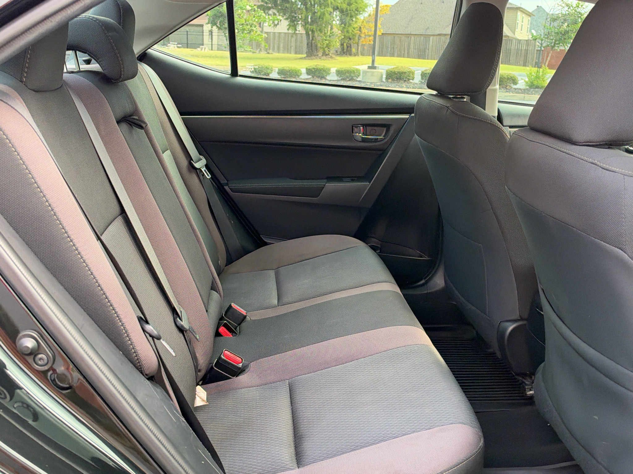 Used 2017 Toyota Corolla LE FWD image 15