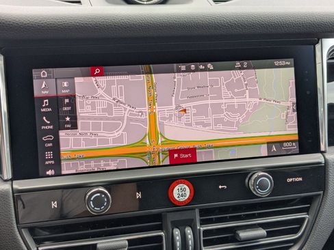 Certified 2025 Porsche Macan image 18