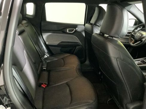 Used 2026 Jeep Compass Latitude image 37