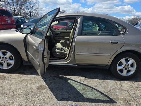 Used 2007 Ford Taurus SE image 3
