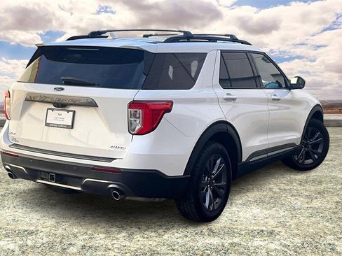 Used 2022 Ford Explorer XLT w/ Equipment Group 202A image 5