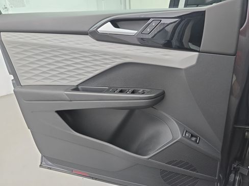 Certified 2023 Volkswagen Taos S FWD image 26