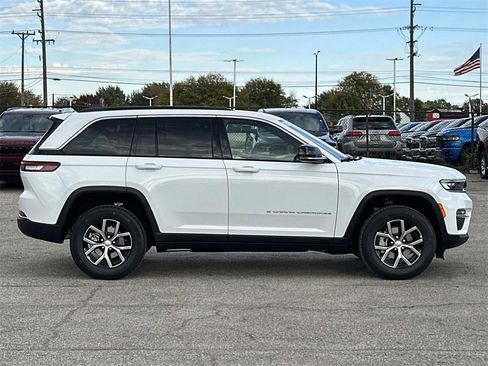 New 2025 Jeep Grand Cherokee Limited image 2