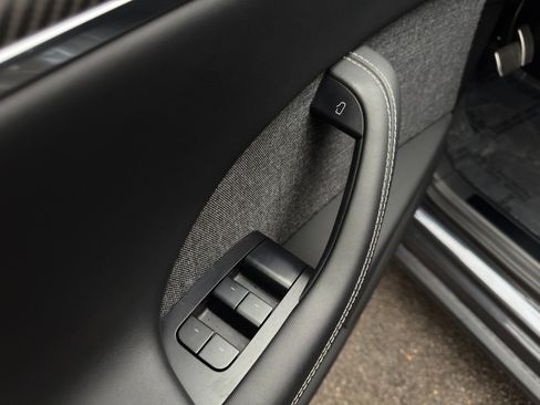 Used 2023 Tesla Model X Plaid image 38