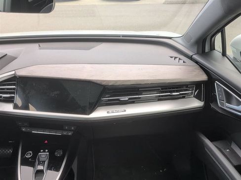 Used 2024 Audi Q4 e-tron Premium image 10