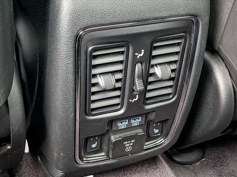 Used 2018 Jeep Grand Cherokee Overland AWD/4WD image 18