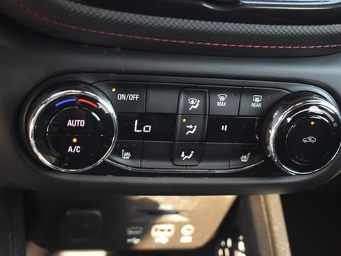 Used 2022 Chevrolet TrailBlazer RS w/ Technology Package AWD/4WD image 28