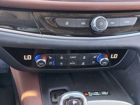 Used 2018 Buick Enclave Avenir w/ Avenir Technology Package FWD image 23