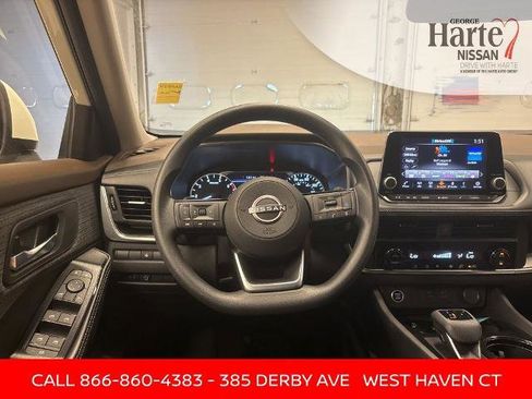 Certified 2023 Nissan Rogue SV image 18