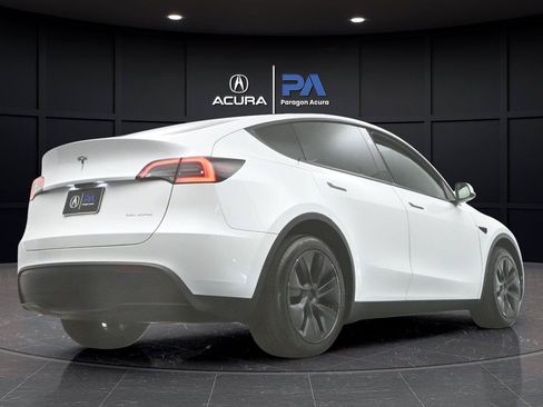 Used 2024 Tesla Model Y Long Range AWD/4WD image 28