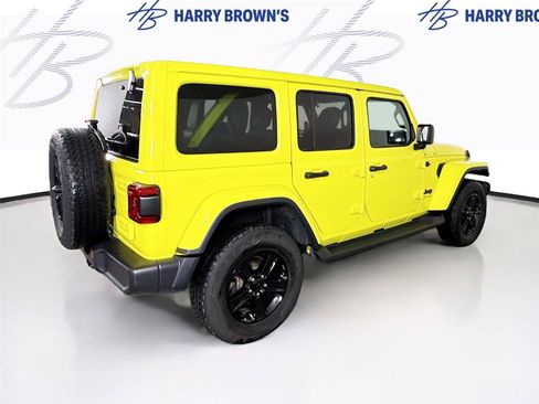 Used 2023 Jeep Wrangler Unlimited Sahara AWD/4WD image 31