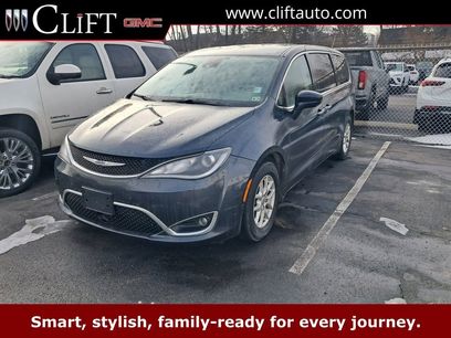 Used 2020 Chrysler Pacifica Touring w/ Advanced Safetytec Group