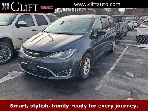 Used 2020 Chrysler Pacifica Touring w/ Advanced Safetytec Group image 1