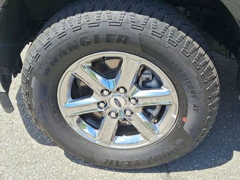 Used 2025 Ford F150 XLT w/ Equipment Group 301A Standard AWD/4WD image 8