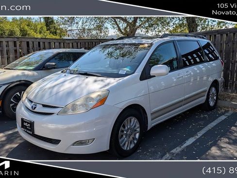 Used 2008 Toyota Sienna XLE FWD image 1