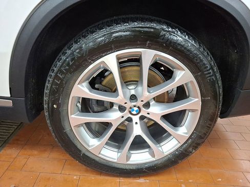 Certified 2024 BMW X5 xDrive40i w/ Premium Package AWD/4WD image 6