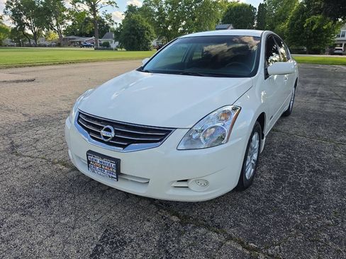 Used 2010 Nissan Altima Hybrid Sedan FWD image 1