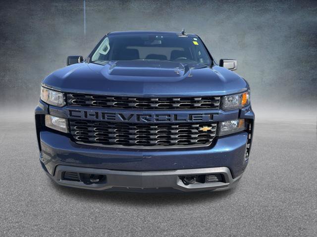 Used 2020 Chevrolet Silverado 1500 Custom w/ Custom Value Package AWD/4WD image 3