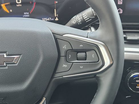 Used 2025 Chevrolet Trax ACTIV FWD image 32