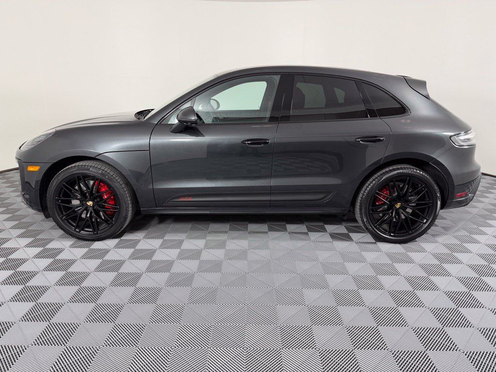 Certified 2023 Porsche Macan GTS AWD/4WD image 2