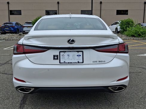 Certified 2023 Lexus ES 350 w/ Premium Package FWD image 5