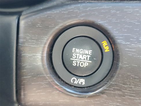 Used 2017 Jeep Grand Cherokee Laredo w/ Quick Order Package 2BE image 31