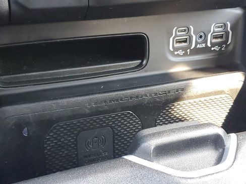 Used 2022 RAM 1500 Laramie AWD/4WD image 33