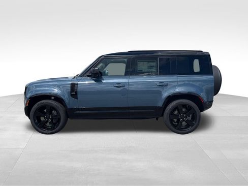 New 2026 Land Rover Defender 110 X-Dynamic SE AWD/4WD image 2