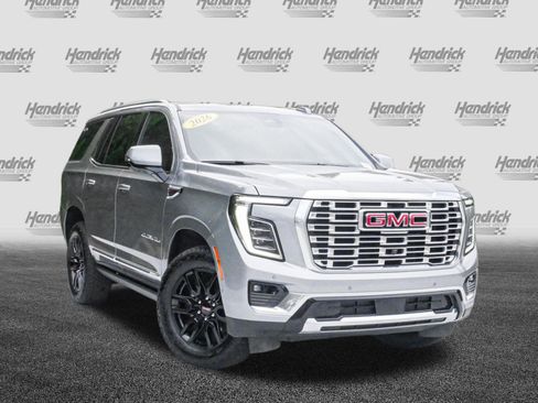 Used 2026 GMC Yukon Denali w/ Sun & Power Step Package AWD/4WD image 2