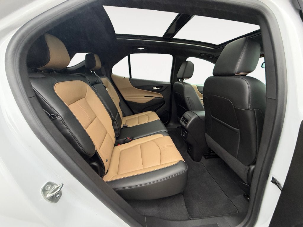 Used 2023 Chevrolet Equinox Premier AWD/4WD image 23