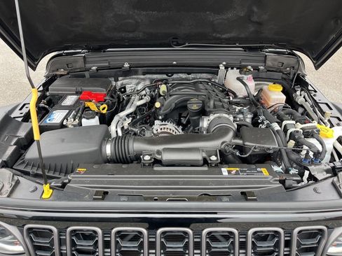 Used 2024 Jeep Wrangler Rubicon image 25