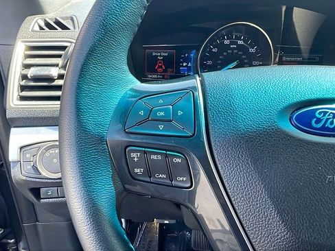 Used 2019 Ford Explorer Limited w/ Class III Trailer Tow Package FWD image 24