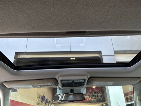 Used 2015 Toyota 4Runner Limited AWD/4WD image 18