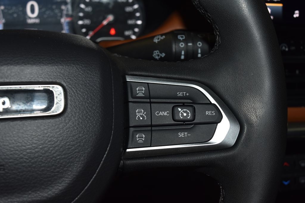 Used 2024 Jeep Compass Limited AWD/4WD image 9