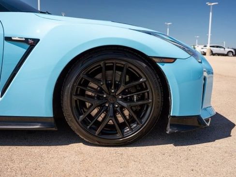 Used 2017 Nissan GT-R Premium AWD/4WD image 10