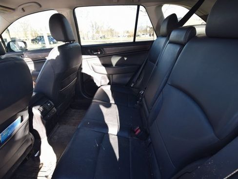 Used 2017 Subaru Outback 2.5i Limited image 6