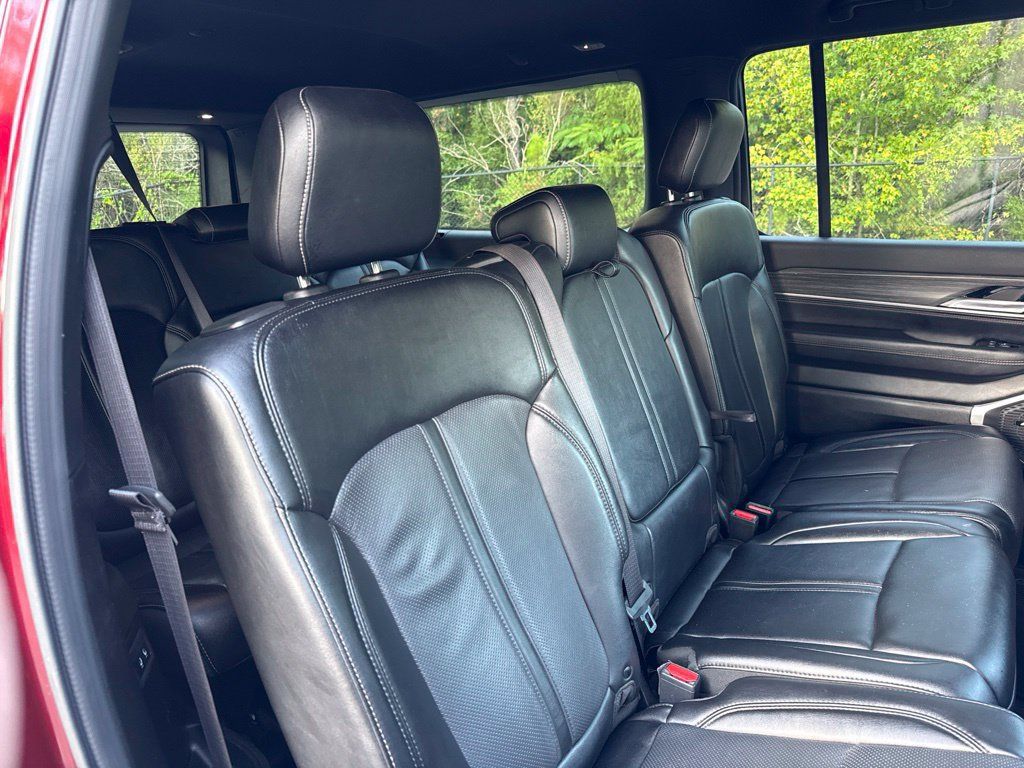 Used 2024 Jeep Wagoneer L Series II w/ Flexible Seating Group AWD/4WD image 38