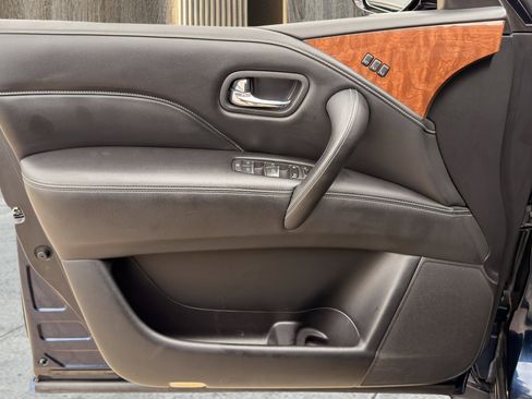 Used 2019 INFINITI QX80 Luxe RWD image 19
