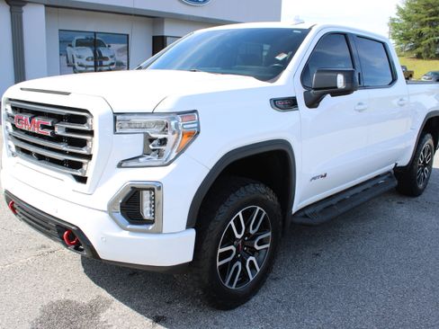 Used 2021 GMC Sierra 1500 AT4 w/ AT4 Premium Package AWD/4WD image 2