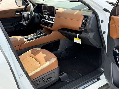 New 2026 Nissan Pathfinder Platinum AWD/4WD image 28