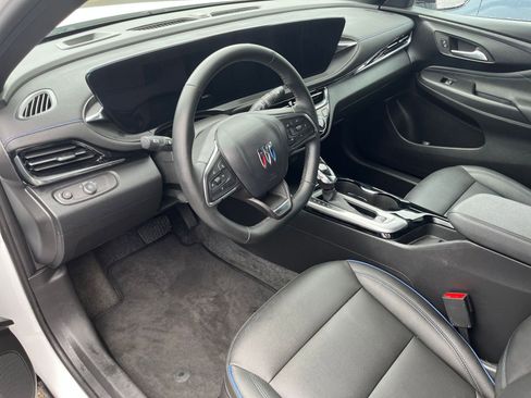 Used 2025 Buick Envista Sport Touring image 35