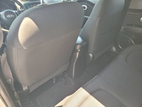 Used 2017 Kia Soul + FWD image 14
