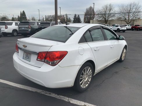 Used 2013 Chevrolet Cruze Eco image 4