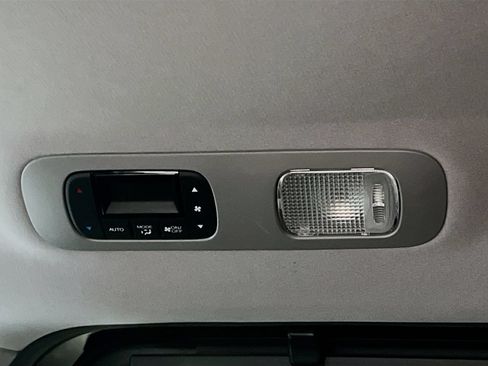 Used 2023 Honda Odyssey Elite image 27